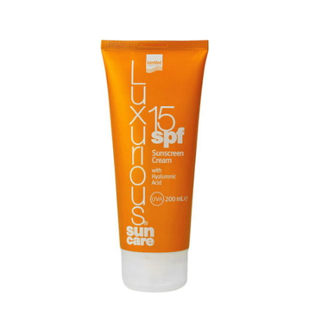 Intermed Luxurious Sun Care Body Cream SPF15 Αντηλιακή Κρέμα Σώματος με Υαλουρονικό Οξύ 200ml